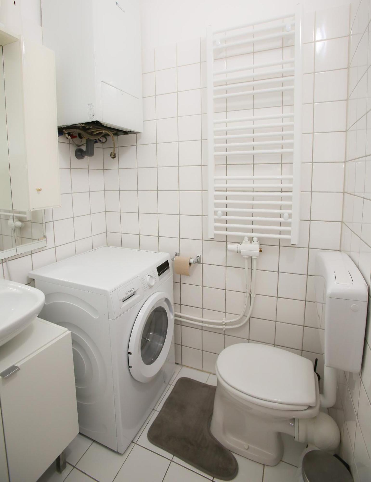 Downtown Bliss Modern Retreat With Free Parking And Fast Internet 600 Mbits Apartman Bécs Kültér fotó