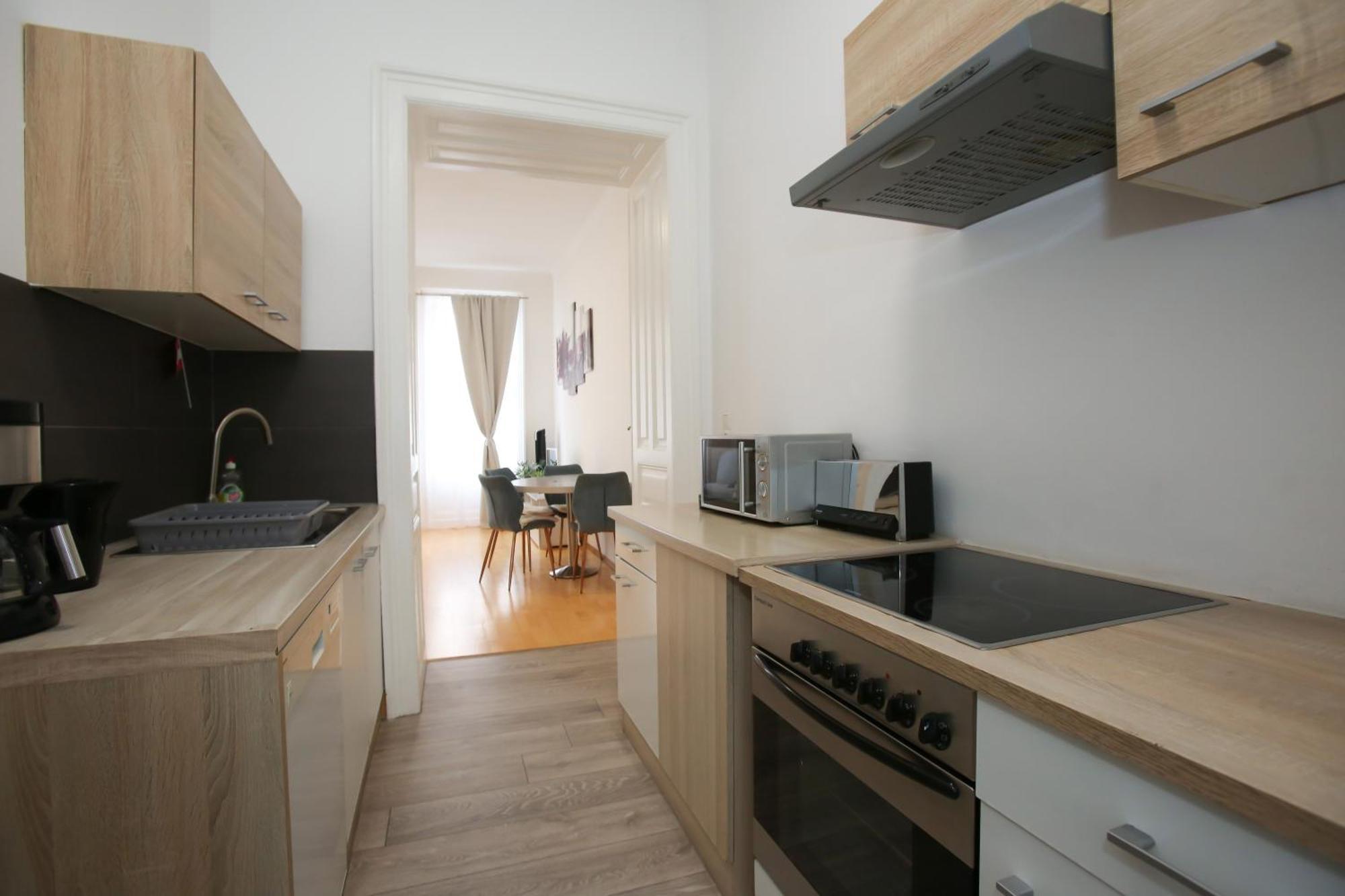 Downtown Bliss Modern Retreat With Free Parking And Fast Internet 600 Mbits Apartman Bécs Kültér fotó