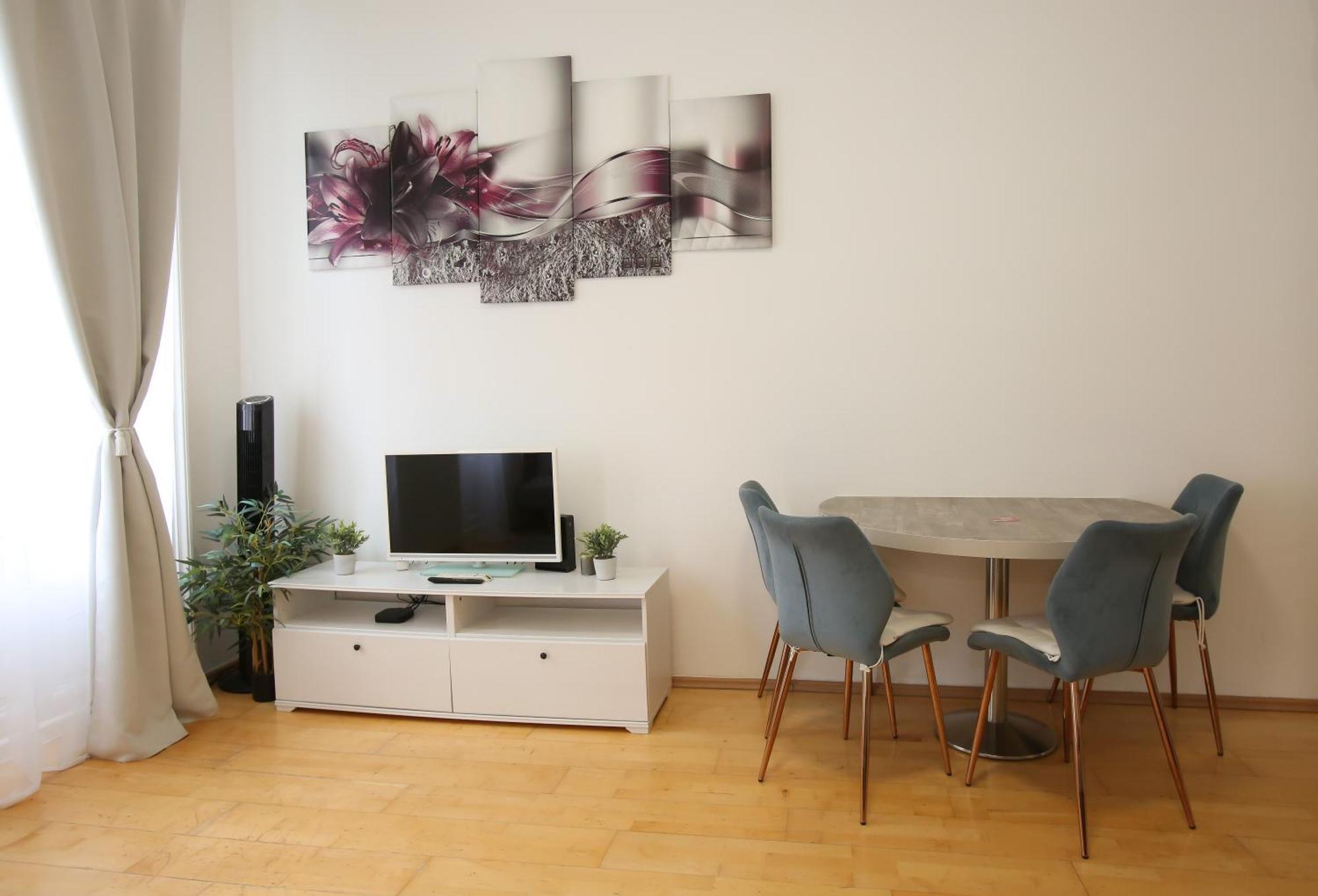 Downtown Bliss Modern Retreat With Free Parking And Fast Internet 600 Mbits Apartman Bécs Kültér fotó